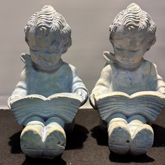 Ceramic children reading book ends, distressed. - Picture 1 of 9